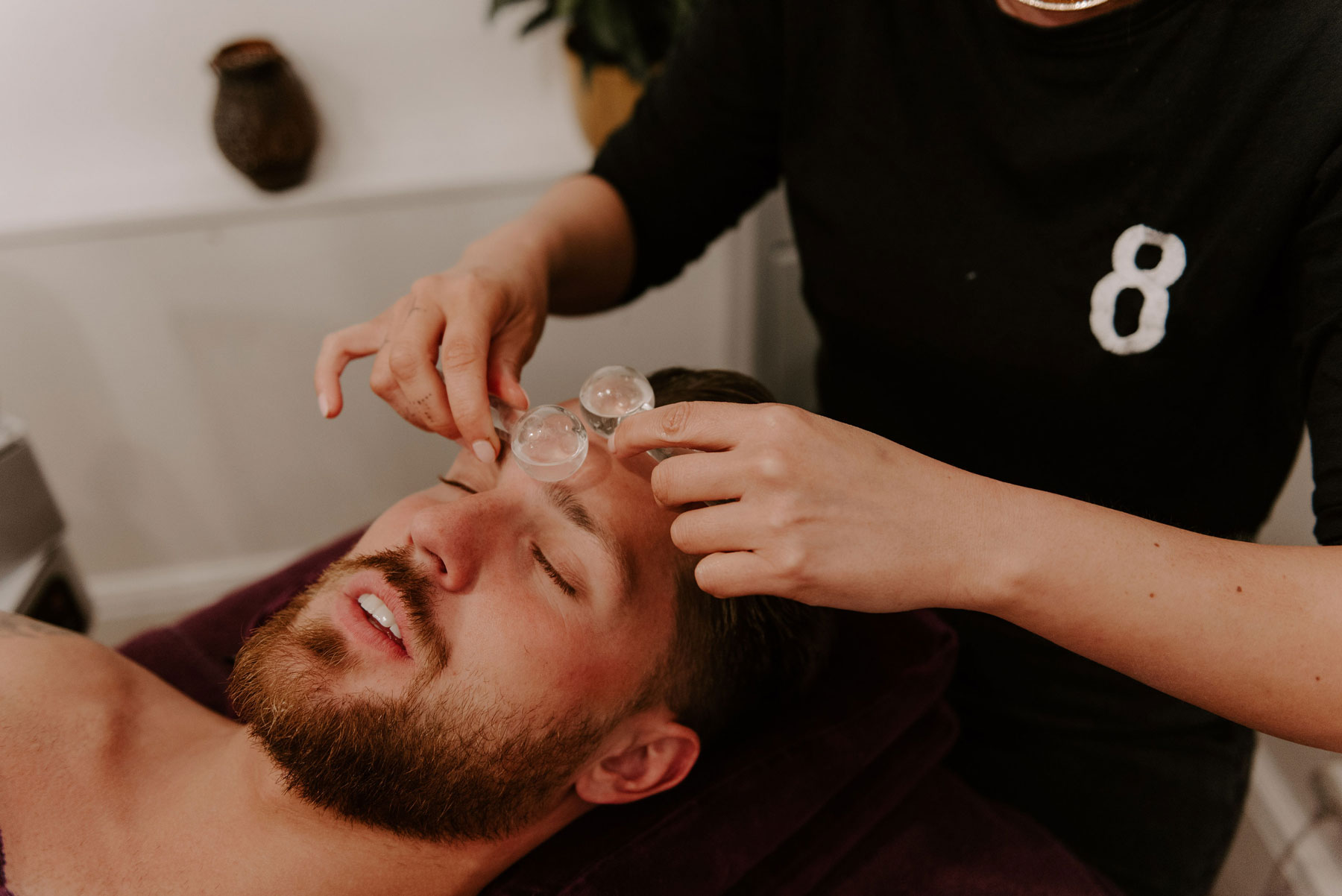 Illumin8_website_male_Facial